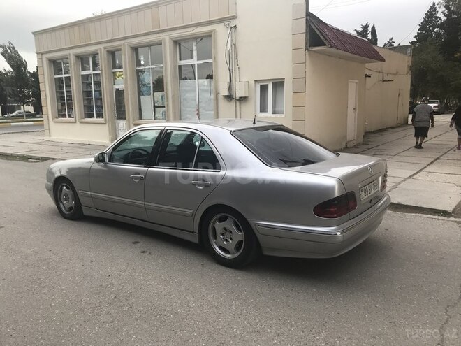 Mercedes E 220 2000, 189,800 km - 2.2 l - Sumqayıt