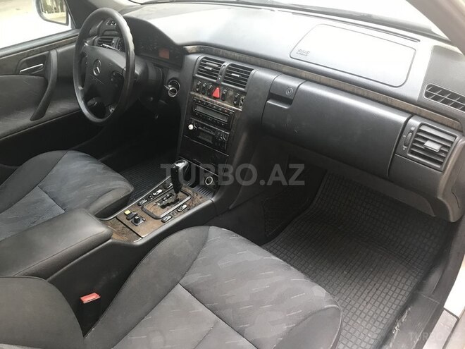Mercedes E 220 2000, 189,800 km - 2.2 l - Sumqayıt