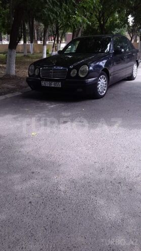 Mercedes E 200 1997, 320,000 km - 2.0 l - Ucar
