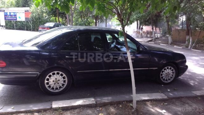 Mercedes E 200 1997, 320,000 km - 2.0 l - Ucar