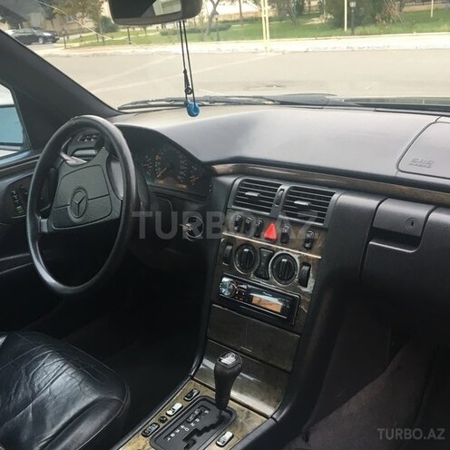 Mercedes E 300 1998, 230,000 km - 3.0 l - Bakı