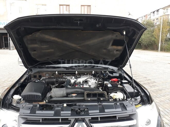 Mitsubishi Pajero 2008, 135,600 km - 3.0 l - Bakı
