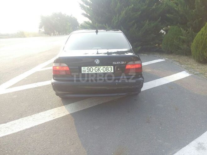 BMW 523 1997, 225,000 km - 2.5 l - Qax