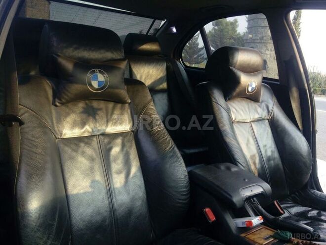 BMW 523 1997, 225,000 km - 2.5 l - Qax