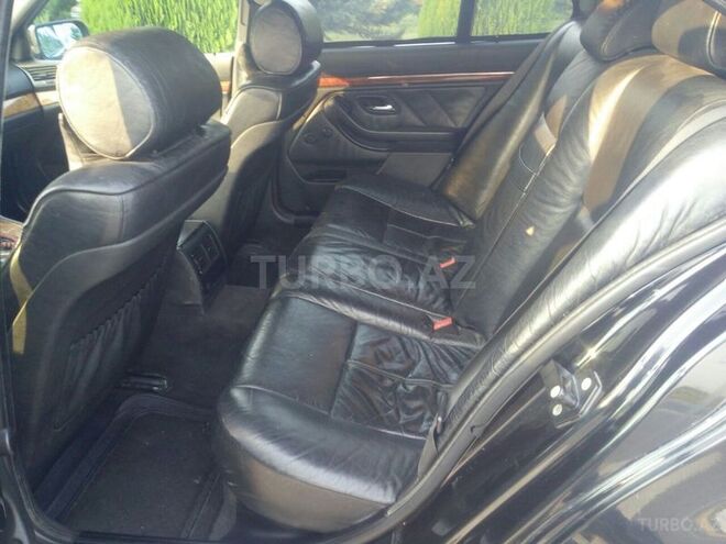 BMW 523 1997, 225,000 km - 2.5 l - Qax