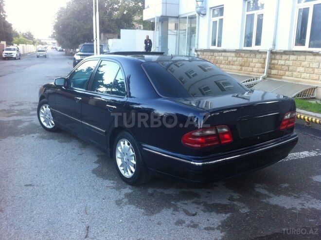 Mercedes E 240 2001, 263,424 km - 2.6 l - Bakı