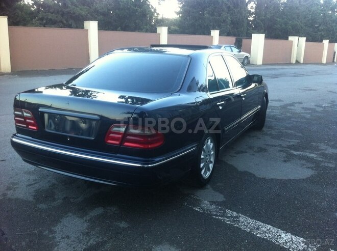 Mercedes E 240 2001, 263,424 km - 2.6 l - Bakı