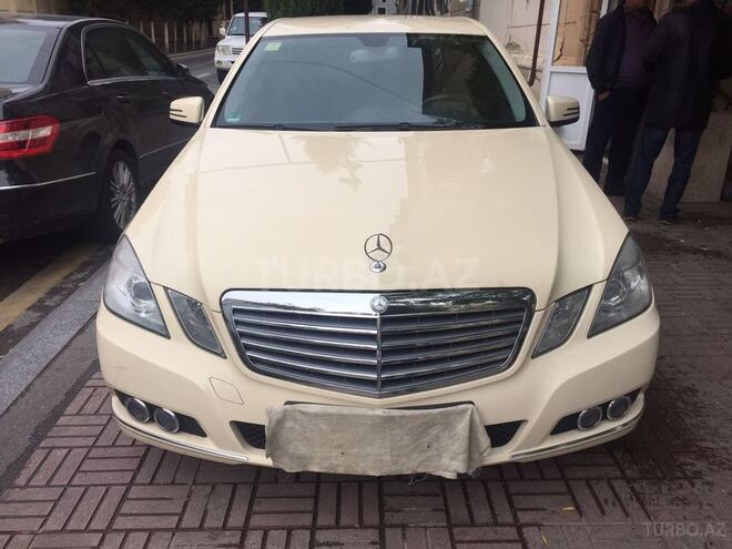 Mercedes E 220 2010, 328,000 km - 2.2 l - Bakı