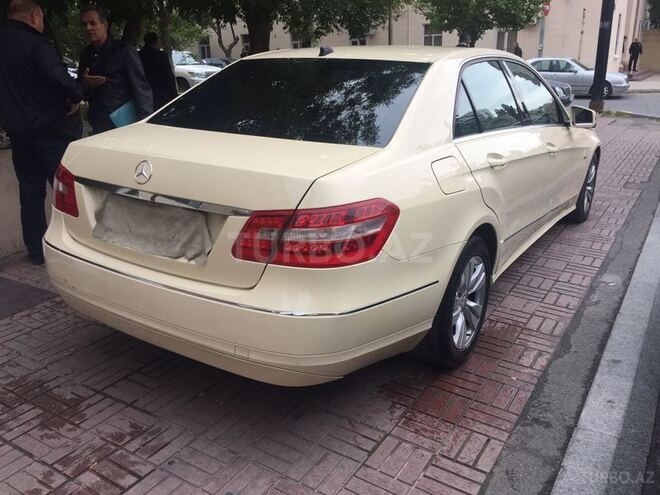 Mercedes E 220 2010, 328,000 km - 2.2 l - Bakı