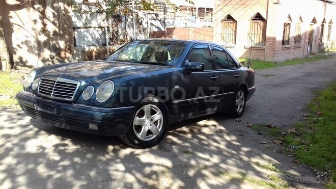 Mercedes E 240 1997, 245,366 km - 2.4 l - Gəncə