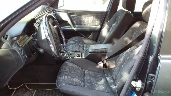 Mercedes E 240 1997, 245,366 km - 2.4 l - Gəncə