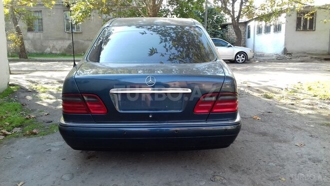 Mercedes E 240 1997, 245,366 km - 2.4 l - Gəncə