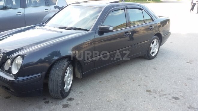 Mercedes E 320 2001, 468,000 km - 3.2 л - Sumqayıt