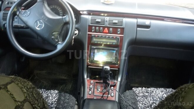 Mercedes E 320 2001, 468,000 km - 3.2 л - Sumqayıt
