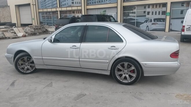 Mercedes E 270 2001, 285,000 km - 2.7 l - Bakı
