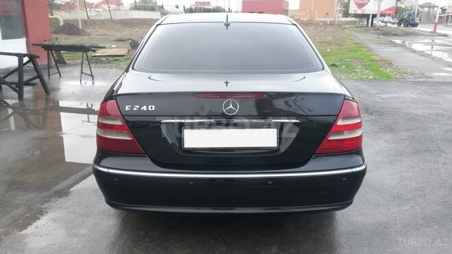 Mercedes E 240 2002, 227,000 km - 2.4 л - Quba