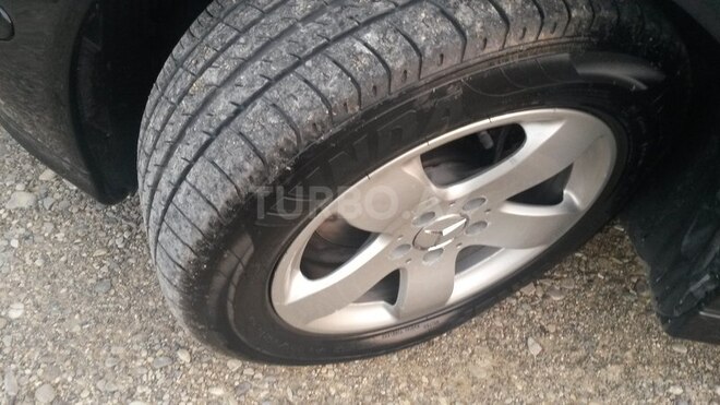 Mercedes E 240 2002, 227,000 km - 2.4 л - Quba