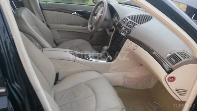Mercedes E 240 2002, 227,000 km - 2.4 л - Quba
