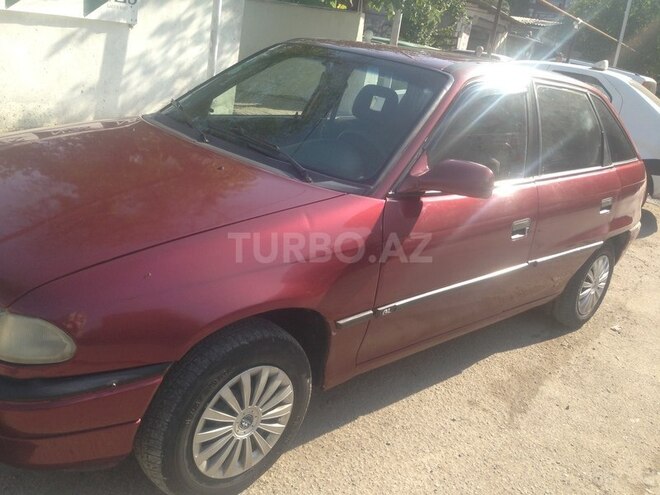 Opel Astra 1995, 250,000 km - 1.6 l - Bakı