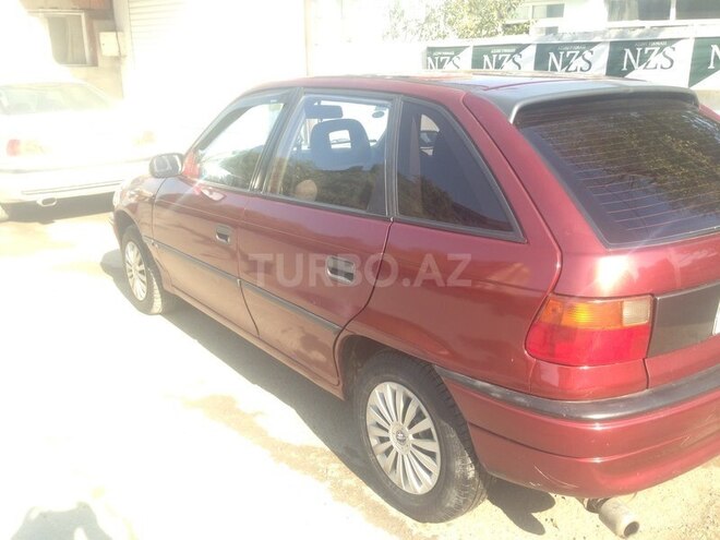 Opel Astra 1995, 250,000 km - 1.6 l - Bakı