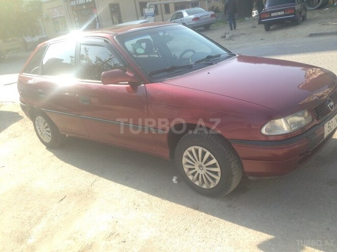 Opel Astra 1995, 250,000 km - 1.6 l - Bakı