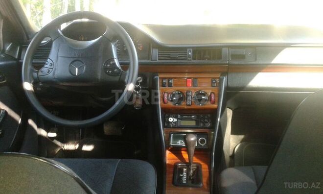 Mercedes E 200 1994, 320,000 km - 2.0 l - Sumqayıt