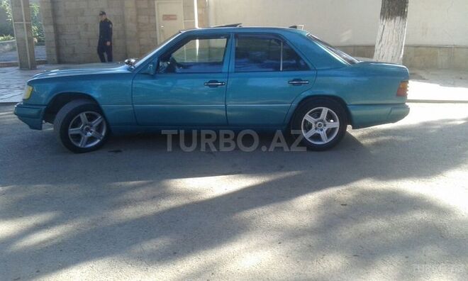 Mercedes E 200 1994, 320,000 km - 2.0 l - Sumqayıt