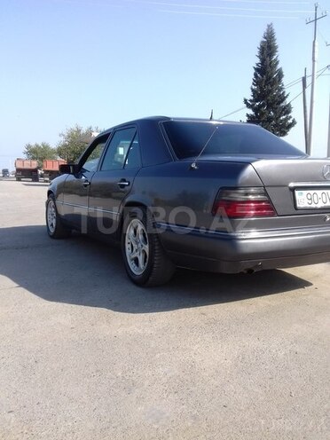 Mercedes E 250 1994, 654,322 km - 2.5 l - İmişli