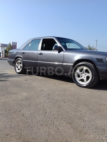 Mercedes E 250 1994, 654,322 km - 2.5 l - İmişli