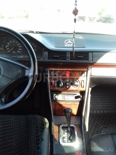 Mercedes E 250 1994, 654,322 km - 2.5 l - İmişli