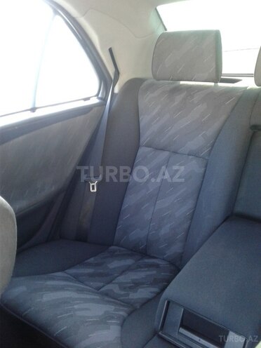 Mercedes E 220 2001, 385,700 km - 2.2 l - Bakı