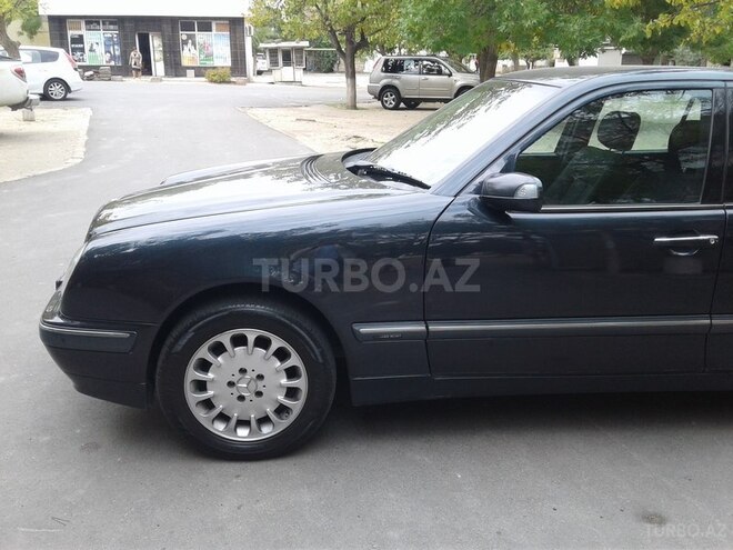 Mercedes E 220 2001, 385,700 km - 2.2 l - Bakı