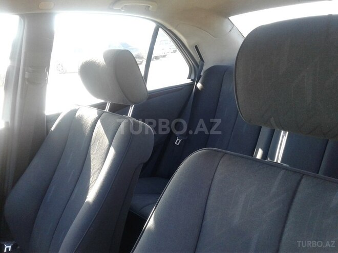 Mercedes E 220 2001, 385,700 km - 2.2 l - Bakı