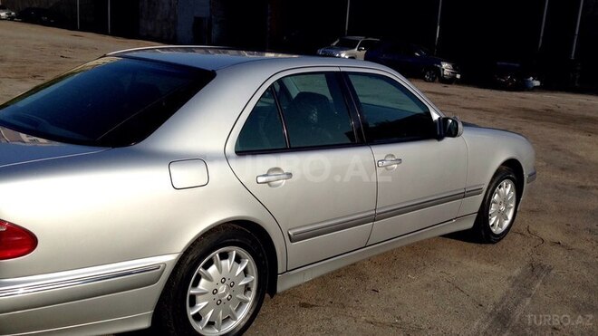 Mercedes E 240 2001, 224,863 km - 2.4 l - Bakı