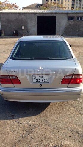 Mercedes E 240 2001, 224,863 km - 2.4 l - Bakı