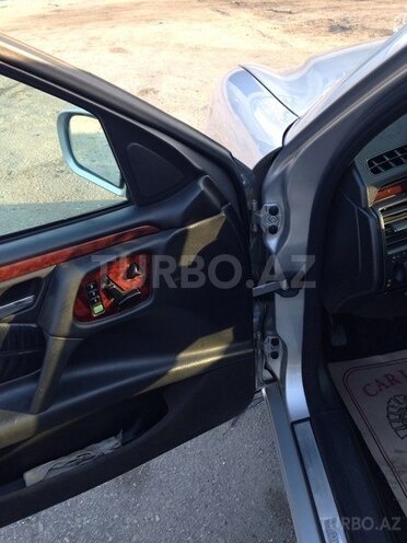 Mercedes E 240 2001, 224,863 km - 2.4 l - Bakı