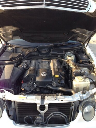 Mercedes E 240 2001, 224,863 km - 2.4 l - Bakı