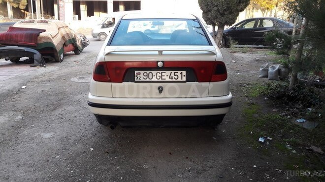 Volkswagen Polo 1995, 270,000 km - 1.3 l - Bakı