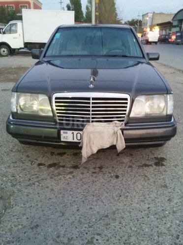 Mercedes E 220 1994, 187,528 km - 2.2 l - Bakı