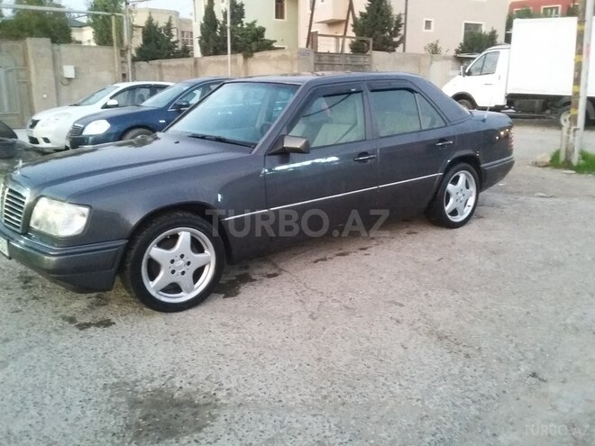 Mercedes E 220 1994, 187,528 km - 2.2 l - Bakı