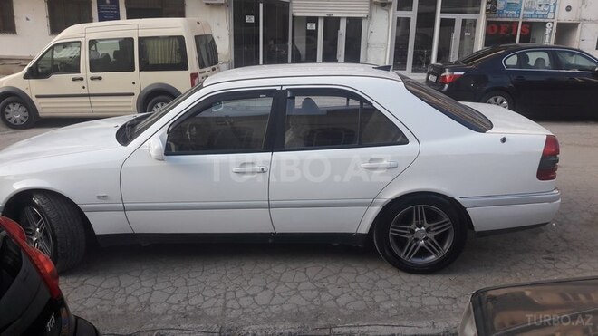 Mercedes C 180 1995, 300,000 km - 1.8 l - Bakı