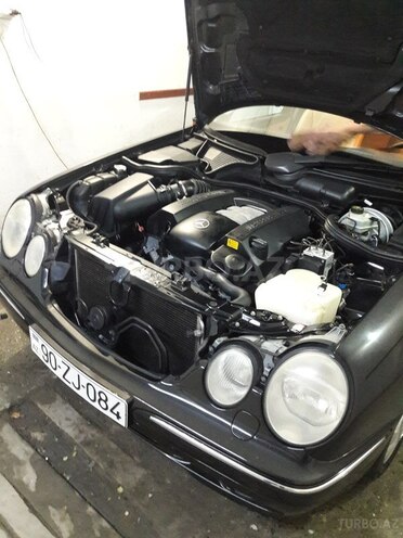 Mercedes E 240 2001, 264,000 km - 2.6 л - Bakı