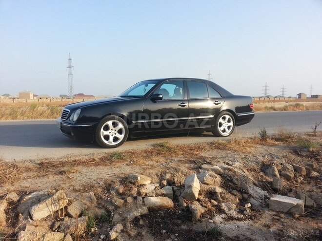 Mercedes E 240 2001, 264,000 km - 2.6 л - Bakı