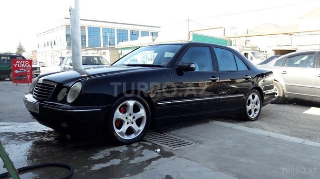 Mercedes E 240 2001, 264,000 km - 2.6 л - Bakı