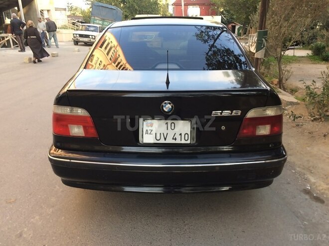 BMW 528 1999, 255,000 km - 2.8 l - Bakı
