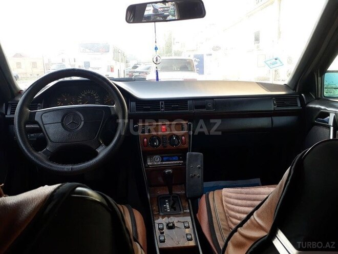 Mercedes E 280 1993, 378,000 km - 2.8 l - Bakı