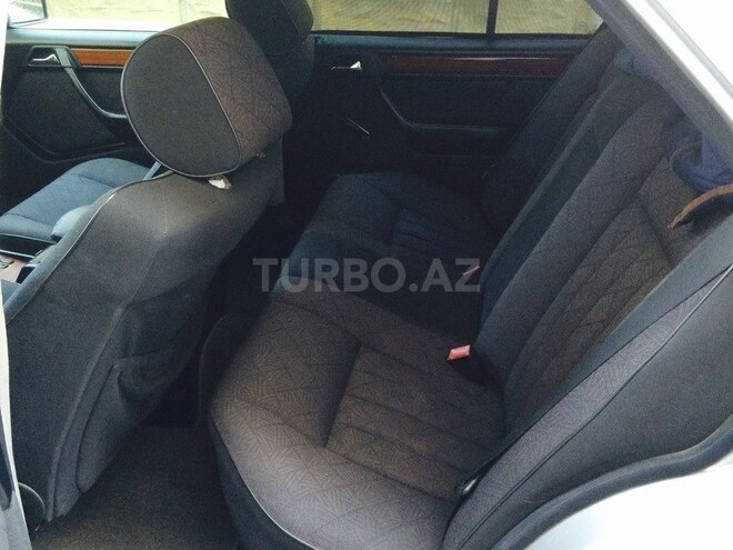 Mercedes E 220 1994, 309,450 km - 2.2 l - Bakı