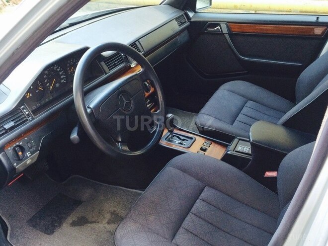 Mercedes E 220 1994, 309,450 km - 2.2 l - Bakı