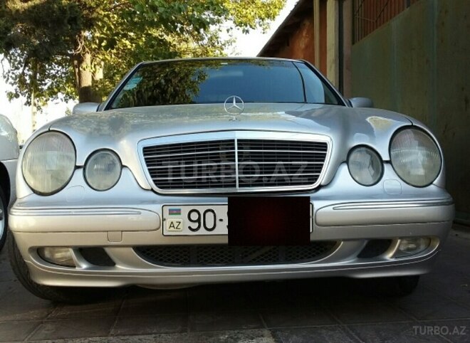Mercedes E 220 2001, 230,000 km - 2.2 l - Bakı