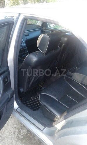 Mercedes E 220 2001, 230,000 km - 2.2 l - Bakı